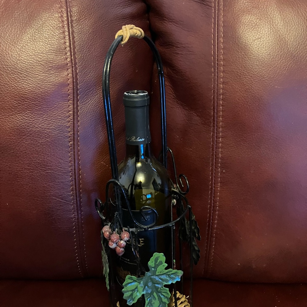 Decorative Wine Bottle Holder with Grapes